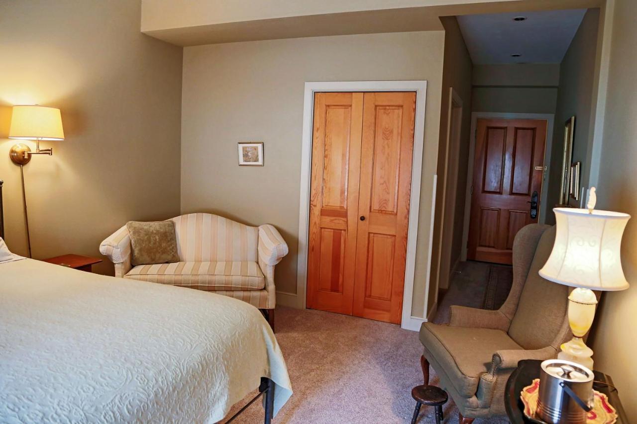Commerce Street Brewery Hotel Mineral Point Екстер'єр фото